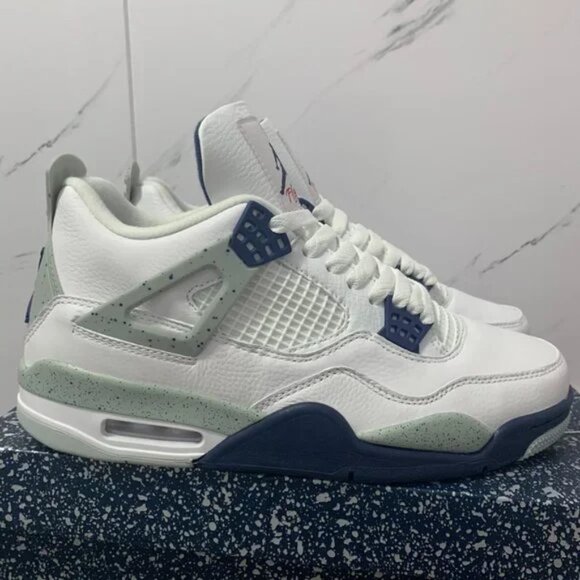 Air Jordan 4 Retro - Picture 3 of 5